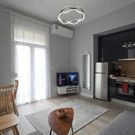 Kyana Luxury Kva Ii דירה *